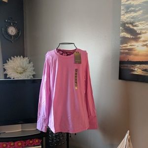 Tek Gear long sleeve shirt! 🌺✨